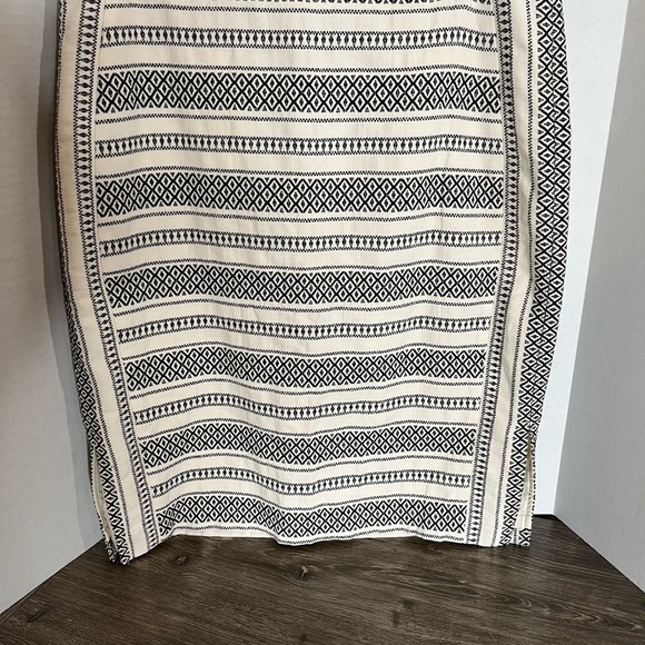 Ann Taylor LOFT Aztec Geometric Print Pencil Skirt Black White Size 12 NWOT - Picture 2 of 8